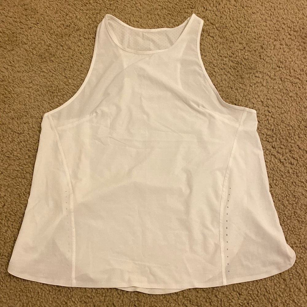 White lululemon tank